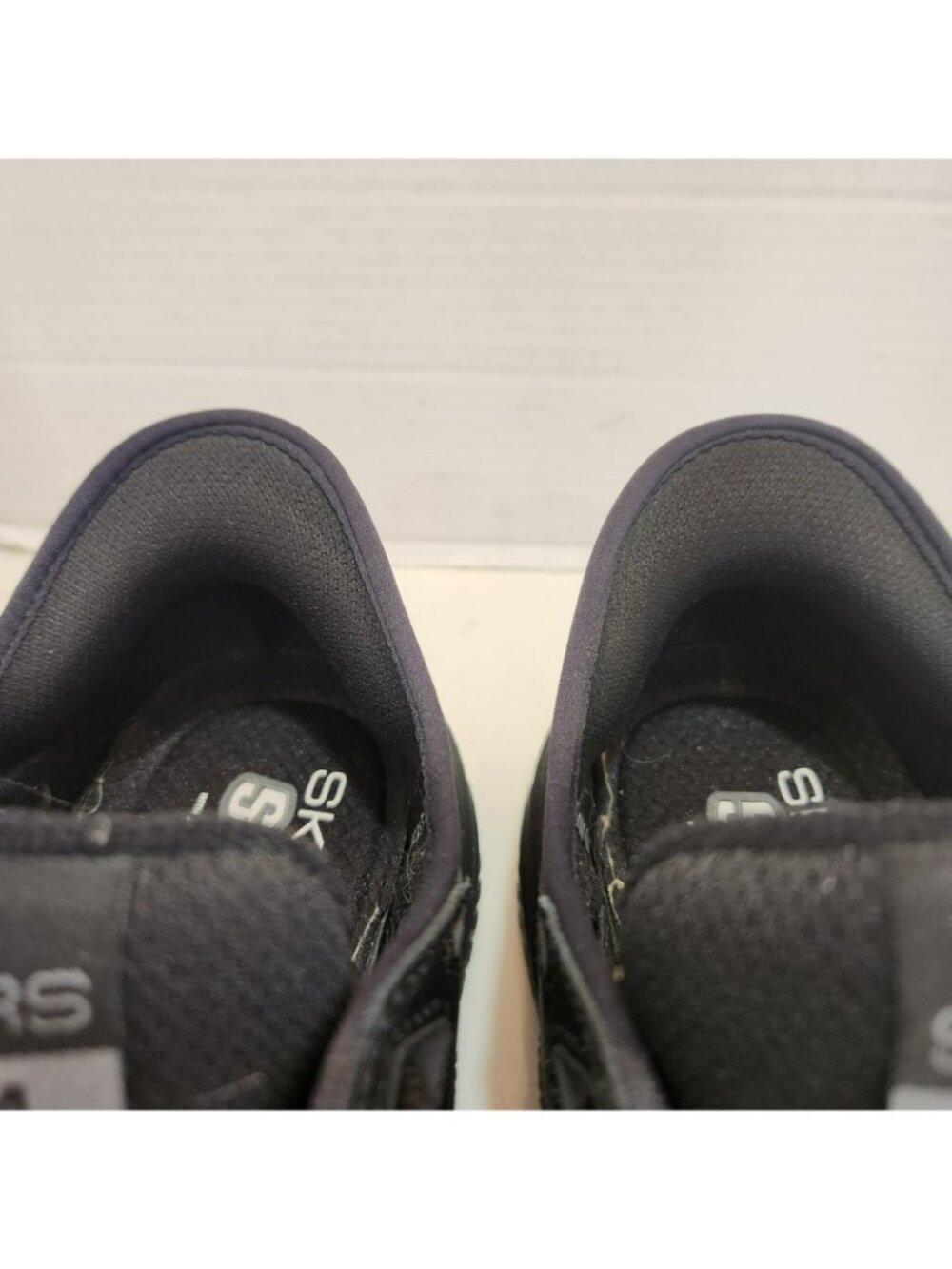 Skechers Men's Durham Hands Free Slip-in Sneakers Black 9.5 Extra Wide Fit - Picture 6 of 8